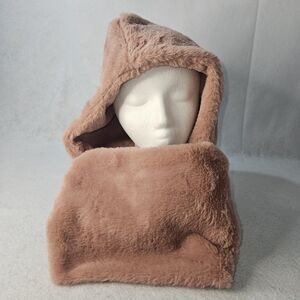 FADIVO NWT Pink Faux Fur Hat Scarf Soft & Warm